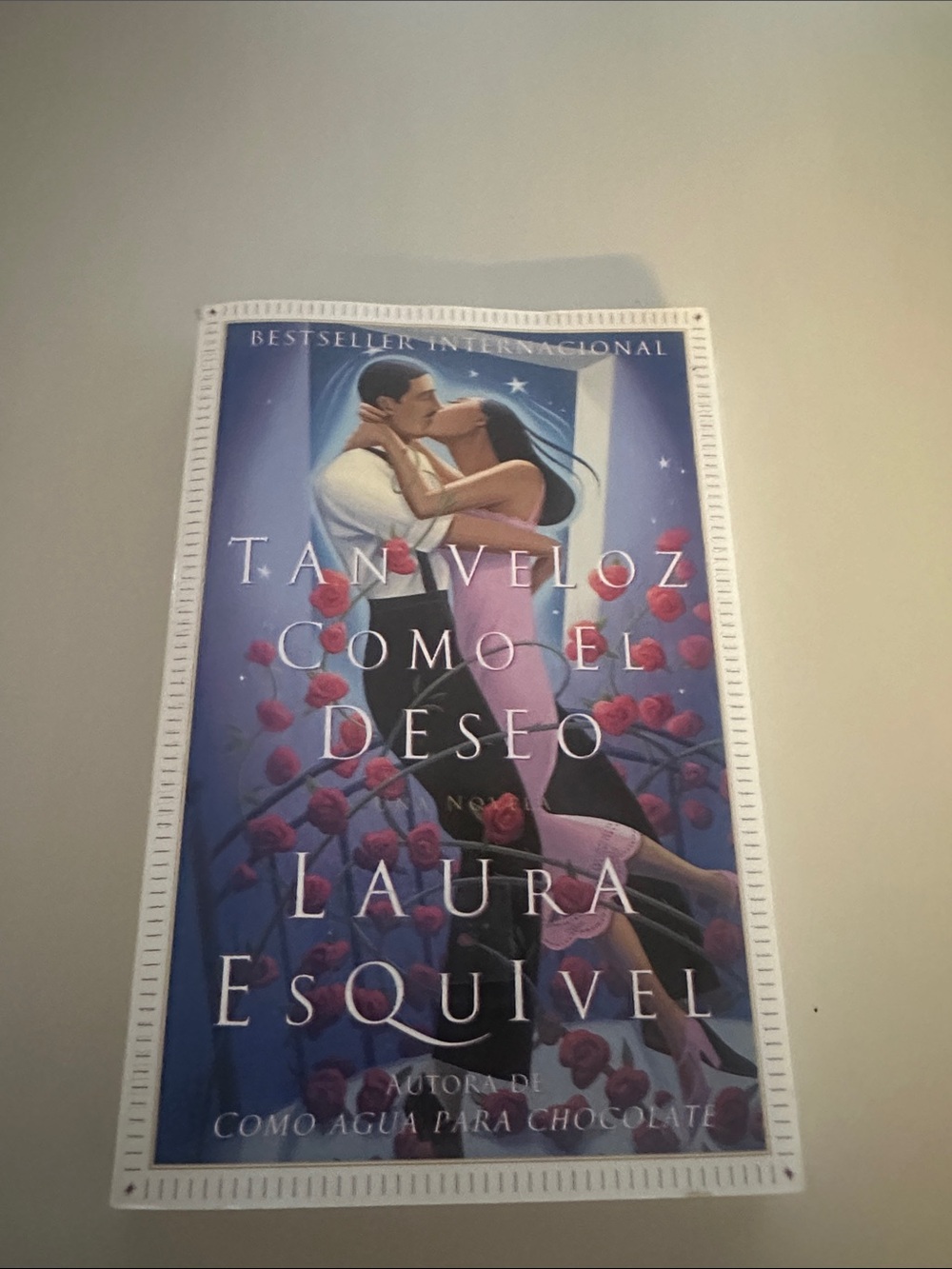 Pink Romance Novel - Como El Deseo